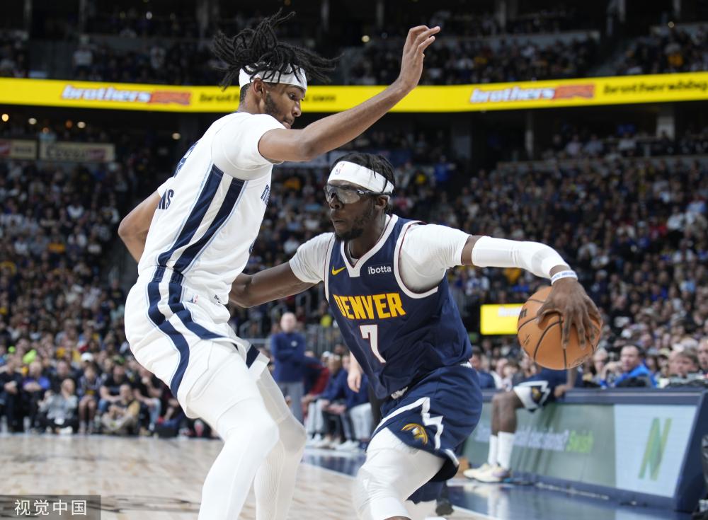 而另一位则 而另一位则