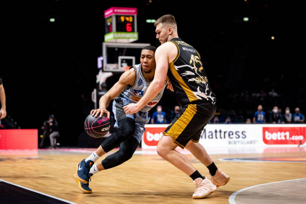 体育2022年亚洲体操锦标赛单项决赛首日中国夺两金