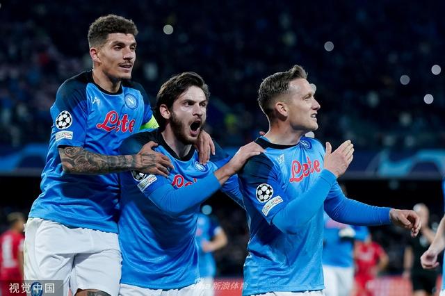 亚当·沃顿的欧冠梦:曼联的挑战与机遇